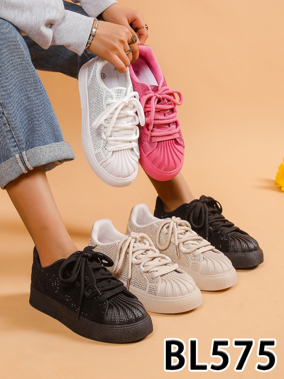 Buty sportowe damskie Roz 36-41 / 12 par 2